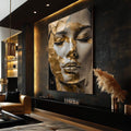 Quadro Decorativo Elegância em Ouro e Preto: Transforme Seu Espaço | quadros decorativos para sala | Rosto feminino em branco com sobreposição de folhas douradas em composição artística | Porao dos Quadros