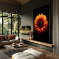 Quadro Decorativo Flor Exuberante | quadros decorativos para sala | Flor laranja e vermelha em detalhes nítidos contra fundo preto sólido | Porao dos Quadros