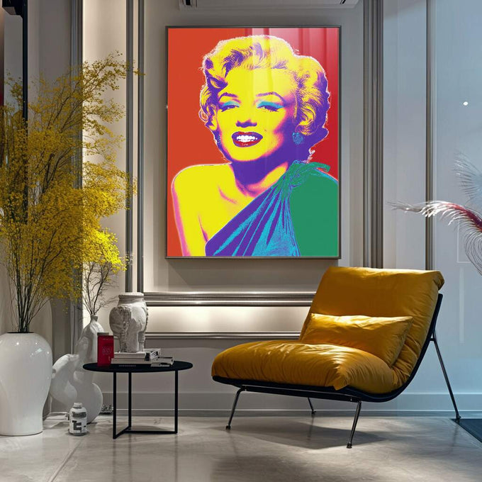 Quadro Decorativo - Marilyn Monroe Pop Arte | quadros decorativos para sala | Retrato em Pop Art com cores vibrantes amarelo, roxo e vermelho em composição vertical | Porao dos Quadros