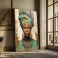 Quadro Decorativo Feminino Empoderado em Cores | quadros decorativos para sala | Mulher africana com turbante verde e dourado, olhar intenso, joia no pescoço, fundo envelhecido em tons quentes | Porao dos Quadros
