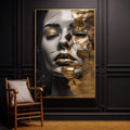 Quadro Decorativo Elegância em Folha de Ouro: Transforme Seu Ambiente | quadros decorativos para sala | Rosto em preto e branco com dourado líquido escorrendo pela face em composição artística. | Porao dos Quadros