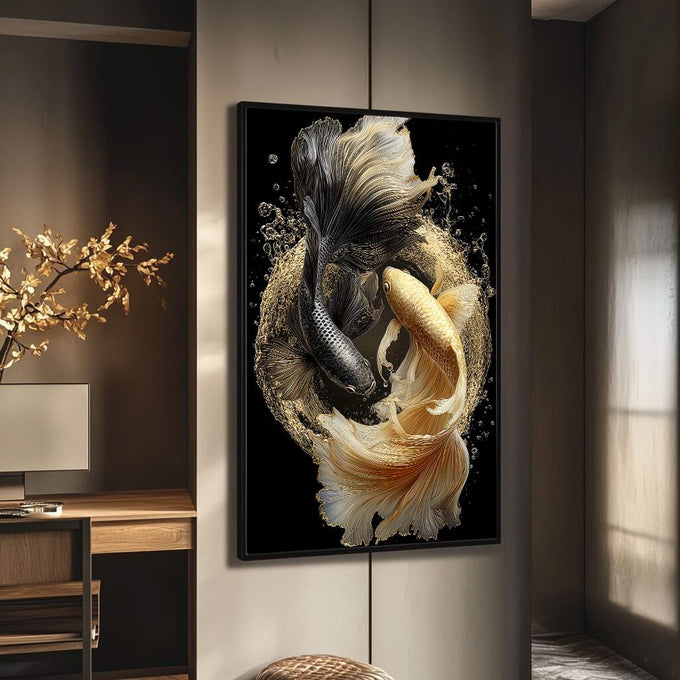 Quadro Decorativo Peixes Elegantes em Dança | quadros decorativos para sala | Dois peixes koi em dourado e preto com movimento fluido e respingos de água em composição dinâmica | Porao dos Quadros