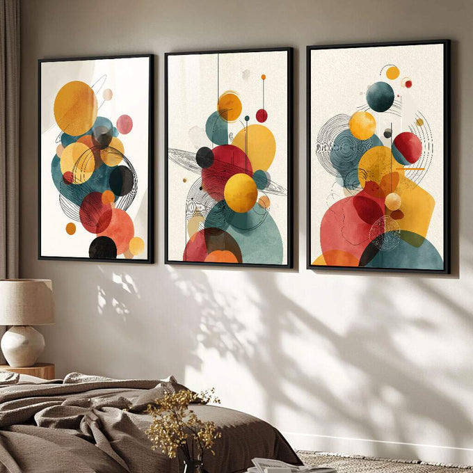 Quadro Decorativo Abstrato Trifásico Colorido | quadros decorativos para sala | Composição abstrata com esferas coloridas, linhas dinâmicas em amarelo, azul e vermelho em 3 telas | Porao dos Quadros