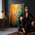 Quadro Decorativo Laranja e Verde Sofisticado | quadros decorativos para sala | Pintura abstrata com degradê de laranja queimado, dourado e verde esmeralda profundo com traços verticais. | em Quadros para Sala | Porao dos Quadros