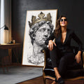 Quadro Decorativo Busto Clássico com Coroa Dourada | quadros decorativos para sala | Busto clássico em preto e branco com coroa dourada e traços geométricos precisos em composição vertical. | em Quadros para Sala | Porao dos Quadros