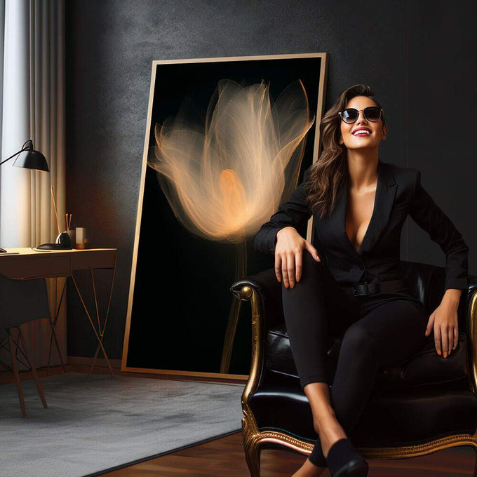 Quadro Decorativo Flor Etérea em Fundo Negro | quadros decorativos para sala | Tulipa dourada luminosa com pétalas translúcidas sobre fundo preto profundo | em Quadros para Sala | Porao dos Quadros