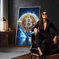 Quadro Decorativo Bitcoin Brilhante | quadros decorativos para sala | Bitcoin em chamas azuis e dourado com aura luminosa em composição dinâmica | em Quadros para Sala | Porao dos Quadros