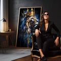 Quadro Decorativo Leão Majestoso Luxo | quadros decorativos para sala | Leão majestoso de perfil com coroa dourada em tons pretos, azuis e dourados. | em Quadros para Sala | Porao dos Quadros