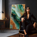 Arte abstrata em mármore fluido verde esmeralda com veios e glitter dourado, quadro decorativo