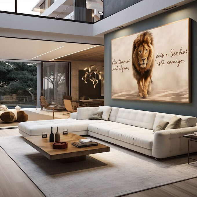 Quadro Decorativo Leão de Coragem e Inspiração | quadros decorativos para sala | Leão majestoso em tons bege caminhando na areia com mensagem inspiradora ao lado | em Quadros para Sala | Porao dos Quadros