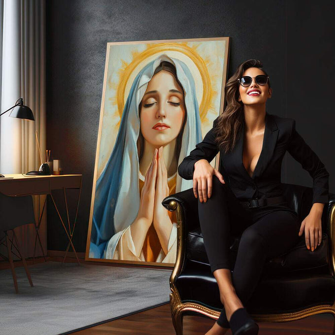 Quadro Decorativo Virgem Maria Serenidade e Fé | quadros decorativos para sala | Mulher em oração com véu azul, halo dourado, expressão serena e luz celestial em composição realista. | em Quadros para Sala | Porao dos Quadros