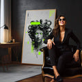 Quadro Decorativo Medusa Moderna | quadros decorativos para sala | Medusa clássica em preto e cinza com serpentes e detalhes em verde neon fluorescente | em Quadros para Sala | Porao dos Quadros