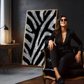 Textura abstrata de listras de zebra em preto e branco com efeito de pelagem, quadro decorativo