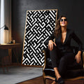 Quadro Decorativo Labirinto Preto e Branco | quadros decorativos para sala | Padrão geométrico abstrato em preto e branco com linhas entrelaçadas e movimento visual contínuo | em Quadros para Sala | Porao dos Quadros