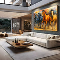 Quatro cavalos galopando em pinceladas laranja, douradas e azuis, estilo pintura a óleo, quadro decorativo