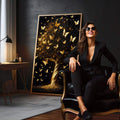 Quadro Decorativo Árvore Elegante em Dourado | quadros decorativos para sala | Árvore dourada com borboletas douradas ascendendo em fundo preto escuro. | em Quadros para Sala | Porao dos Quadros