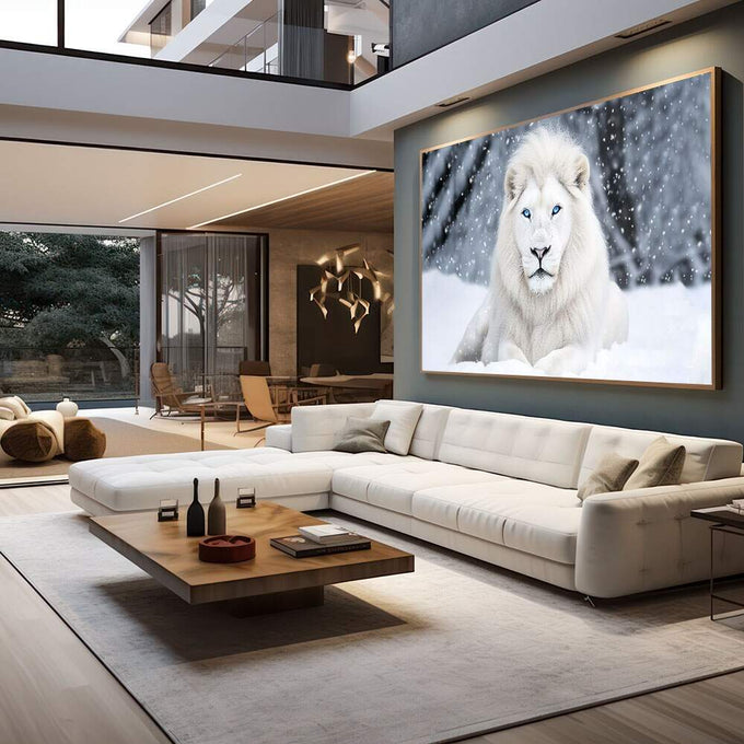 Quadro Decorativo Leão Branco Majestoso | quadros decorativos para sala | Leão branco com olhos azuis vibrantes em paisagem nevada com flocos caindo. | em Quadros para Sala | Porao dos Quadros
