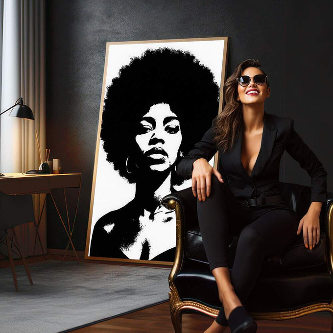 Quadro Decorativo Afro Elegância | quadros decorativos para sala | Retrato de mulher com cabelo afro natural em preto e branco com alto contraste gráfico. | em Quadros para Sala | Porao dos Quadros