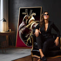 Quadro Decorativo Elegante Coração da Paixão | quadros decorativos para sala | Coração anatômico em dourado com detalhes precisos sobre fundo vinho profundo | em Quadros para Sala | Porao dos Quadros