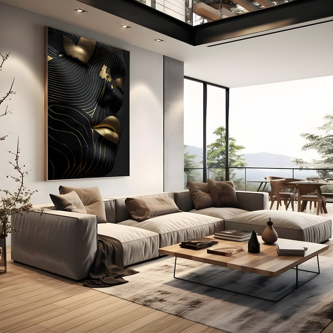 Rosto feminino em preto com lábios e pálpebras douradas e linhas de ouro em relevo, quadro decorativo