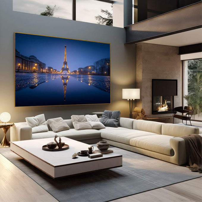 Quadro Decorativo Torre Eiffel Noturna | quadros decorativos | Torre Eiffel iluminada à noite refletida em água azul escuro ao entardecer. | em Quadros para Escritorio | Porao dos Quadros
