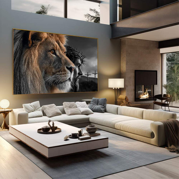 Quadro Decorativo Majestade: Leão e Jesus | quadros decorativos | Leão majestoso em perfil com crina volumosa em tons marrom e cinza, fundo espiritual com cruzes ao fundo | em Quadros para Escritorio | Porao dos Quadros