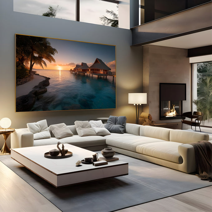 Praia tropical com bangalôs sobre o mar turquesa, palmeiras e pôr do sol dourado, quadro decorativo