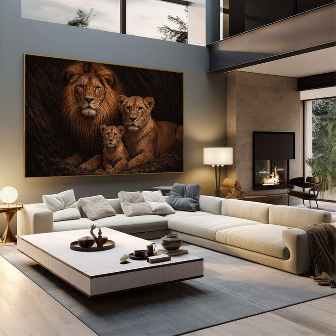 Majestade em Quadro Decorativo de Leões | quadros decorativos | Leão majestoso com leoa e filhote em tons dourados contra fundo negro profundo | em Quadros para Escritorio | Porao dos Quadros