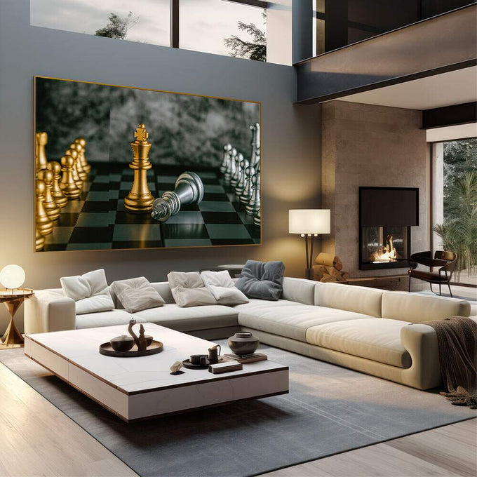 Quadro Decorativo Majestade do Xadrez | quadros decorativos | Peças de xadrez em dourado e prata sobre tabuleiro verde escuro com rainha em destaque e rei caído. | em Quadros para Escritorio | Porao dos Quadros