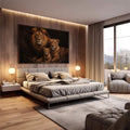 Majestade em Quadro Decorativo de Leões | quadros decorativos premium | Leão majestoso com leoa e filhote em tons dourados contra fundo negro profundo | em ambiente 4 | Porao dos Quadros