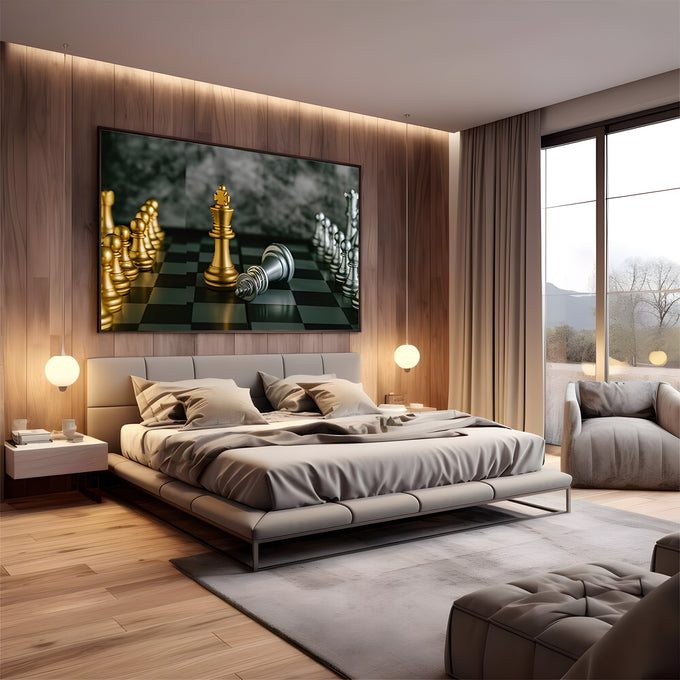 Rei de xadrez dourado de pé ao lado do rei prata caído em tabuleiro escuro, quadro decorativo