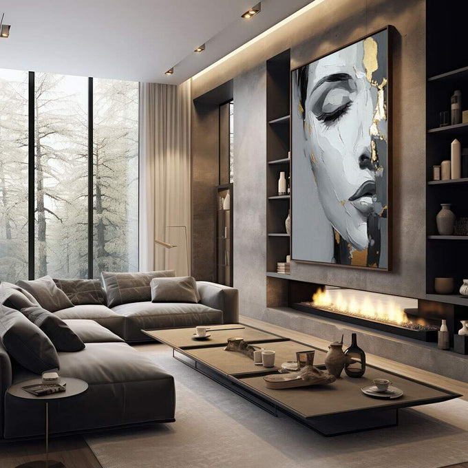 Quadro Decorativo Retrato Feminino Dourado | quadros decorativos premium | Rosto feminino abstrato em cinza, branco e dourado com traços expressionistas e gestos soltos | em ambiente 4 | Porao dos Quadros