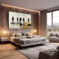 Silhuetas de homens caminhando em pintura abstrata branca com respingos preto e dourado, quadro decorativo