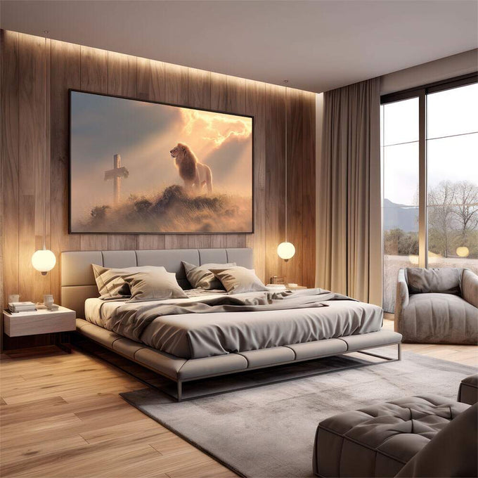 Quadro Decorativo Majestade Espiritual do Leão | quadros decorativos premium | Leão majestoso em luz dourada com nuvens envolventes em composição realista. | em ambiente 4 | Porao dos Quadros