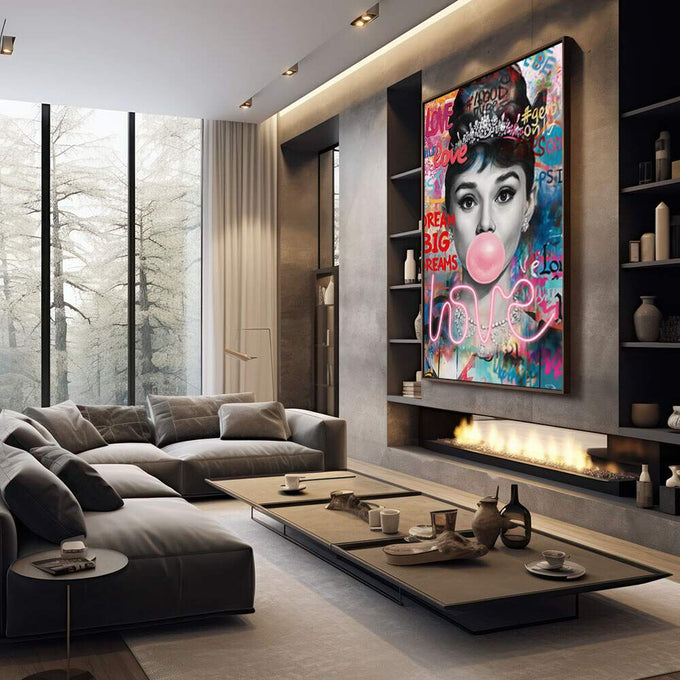 Quadro Decorativo Elegância em Preto e Branco | quadros decorativos premium | Mulher em preto e branco com chiclete rosa e frases coloridas em estilo pop art urbano | em ambiente 4 | Porao dos Quadros