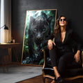 Quadro Decorativo Jagua ? A Elegância da Natureza em Sua Parede | quadros decorativos premium | Pantera preta com olhos turquesa vibrantes em floresta verde e úmida, composição realista | em ambiente 4 | Porao dos Quadros