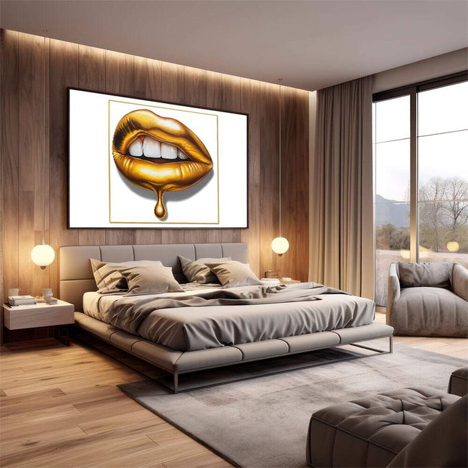 Quadro Decorativo Lábios Dourados | quadros decorativos premium | Lábios em ouro líquido com dente branco em composição luxuosa e sofisticada | em ambiente 4 | Porao dos Quadros