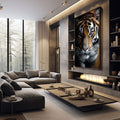 Quadro Decorativo Tigre Majestoso | quadros decorativos premium | Tigre majestoso em preto e dourado com olhos verdes vibrantes hipnotizantes | em ambiente 4 | Porao dos Quadros
