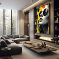 Quadro Decorativo Mulher Sob a Luz Amarela | quadros decorativos premium | Mulher com óculos redondos em retrato preto e branco com elementos geométricos amarelos vibrantes | em ambiente 4 | Porao dos Quadros