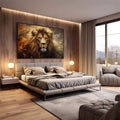 Quadro Decorativo Leão Majestoso | quadros decorativos premium | Leão majestoso com crina dourada e ocre em composição realista dramatizada | em ambiente 4 | Porao dos Quadros