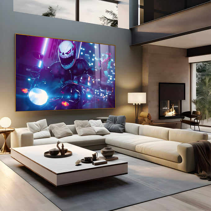 Motoqueiro com capacete de caveira em moto neon numa cidade roxa e azul à noite, quadro decorativo