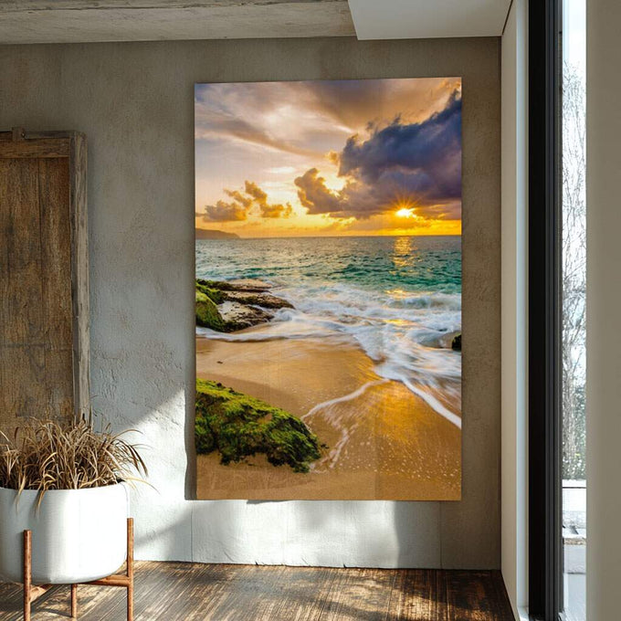 Quadro Decorativo Pôr do Sol: Praia Serena e Céu Vibrante - quadros decorativos para sala 1 Tela Vertical, 3 Telas - em ambiente decorado
