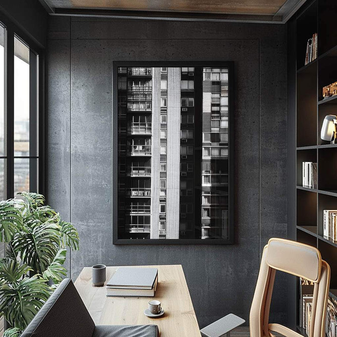 Quadro Decorativo Minimalista em Preto e Branco com Fachada Urbana - quadros decorativos para sala 1 Tela Vertical, 3 Telas - em ambiente decorado