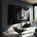 Quadro Decorativo A Seriedade da Mulher Arte que Inspira - quadros decorativos para sala 1 Tela, 1 Tela Horizontal - em ambiente decorado