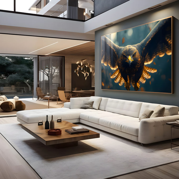 Águia em voo de asas abertas com penas marrons e reflexos dourados sobre fundo azul, quadro decorativo