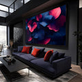 Pétalas grandes de flores rosa e azul-marinho sobrepostas em fundo escuro, quadro decorativo