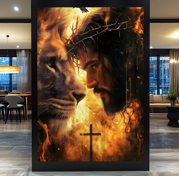 Jesus com coroa de espinhos face a face com leão entre chamas e cruz, quadro decorativo