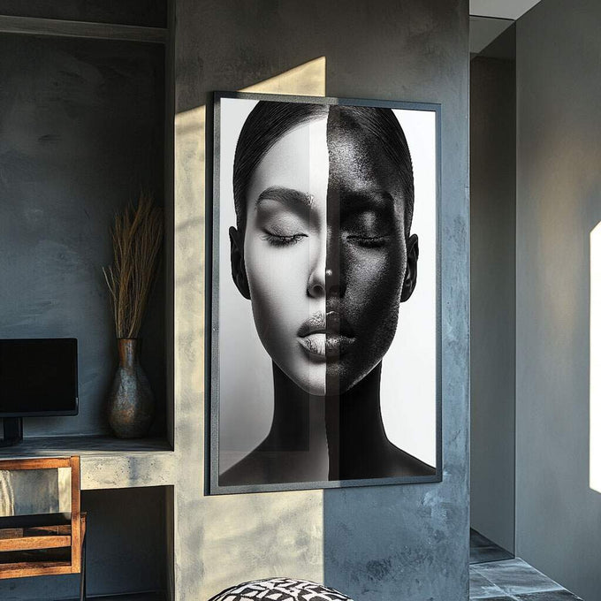 Quadro Decorativo Minimalista Feminino em Preto e Branco - quadros decorativos para sala 1 Tela Vertical, 3 Telas - em ambiente decorado