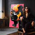 Quadro Decorativo Colorido Mulher Abstrato - quadros decorativos 1 Tela Vertical, 3 Telas - em sala moderna