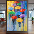 Pintura de guarda-chuvas coloridos e pessoas caminhando na chuva em tons de azul, quadro decorativo
